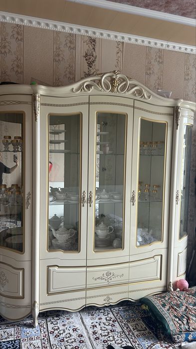 горка мебель для гостиной классика