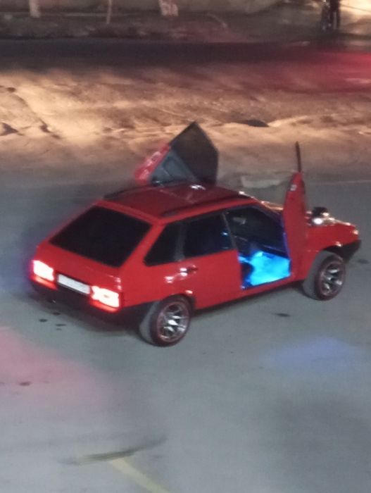 Машина в отличном и полностью новом состоянии всё поставлено новое!