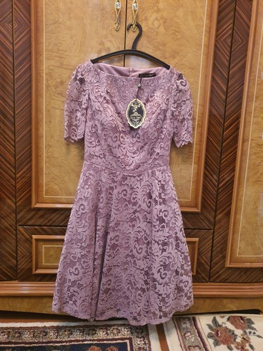 Срочно продаётся не ношеная турецкая вечерняя платья 400000