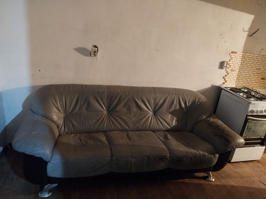 Продам Диван из Кожзама