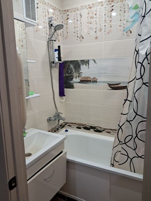 Продам квартиру 3-комнатную