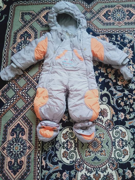 Продам детский зимний комбинезон