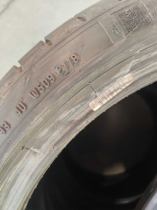 2бр. летни гуми 225/40/19 Pirelli