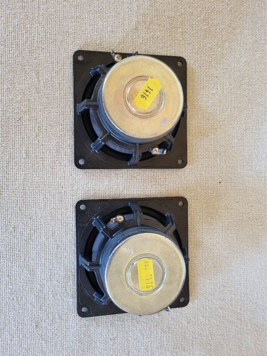 Set Difuzoare Medii Canton. 5 ohms , 40 watts, 11x11 cm  Impecabile
