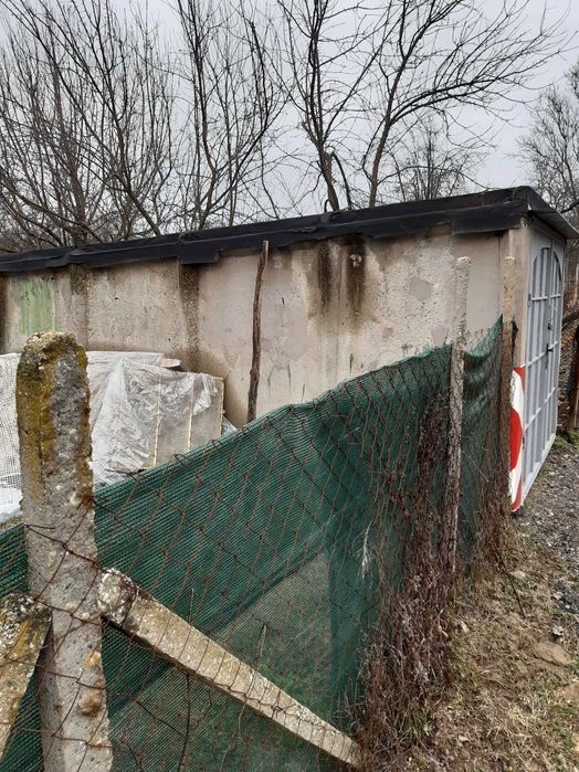 Продавам Панелен Гараж