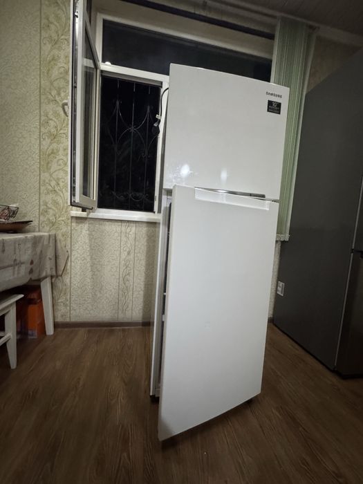 Холодильник самсунг RT22HAR4DWW