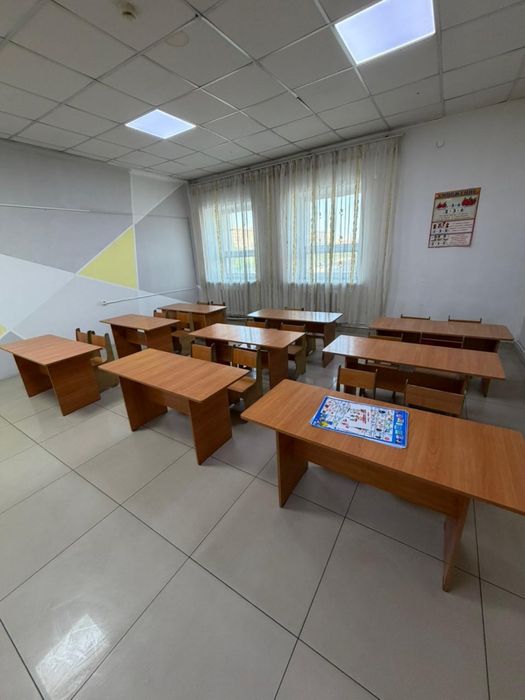 Срочно продам парты и стулья