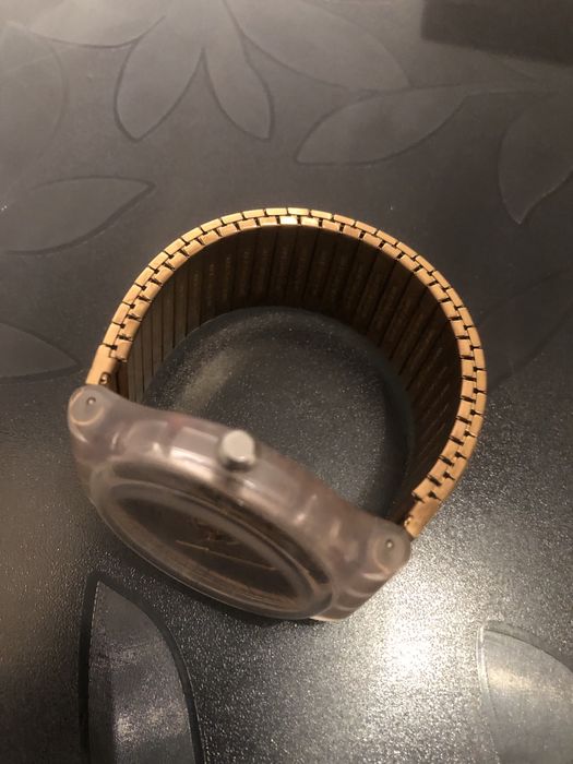 Часовник -swatch