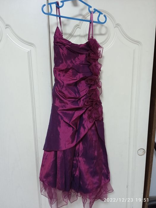 Платье нарядное 10 - 12 лет