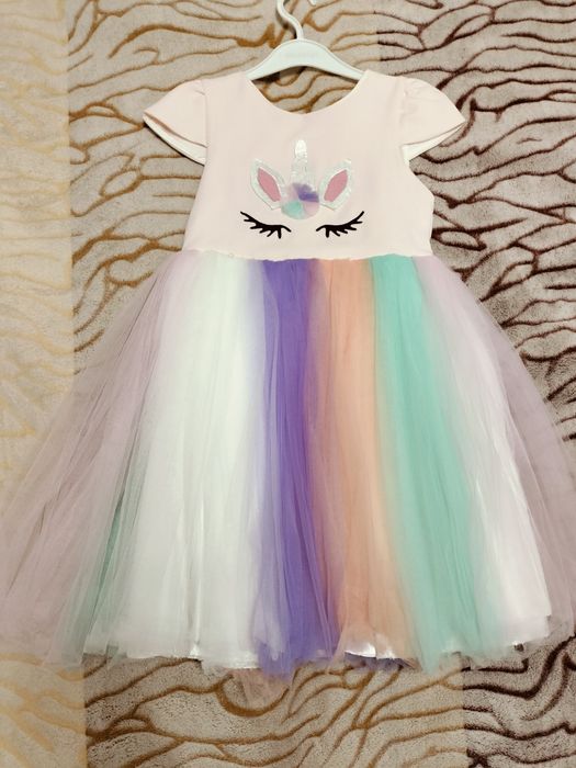 Нарядные платья на девочку 5-6лет