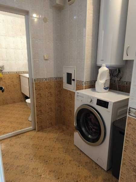 Продавам тристаен апартамент в кв. Лазур, гр. Бургас - снимка 7