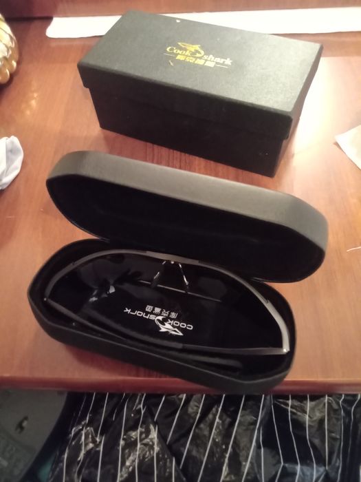 Продам очки. Очень крутые и качественные.