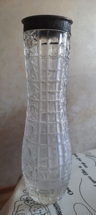 Продам вазу хрустальную.