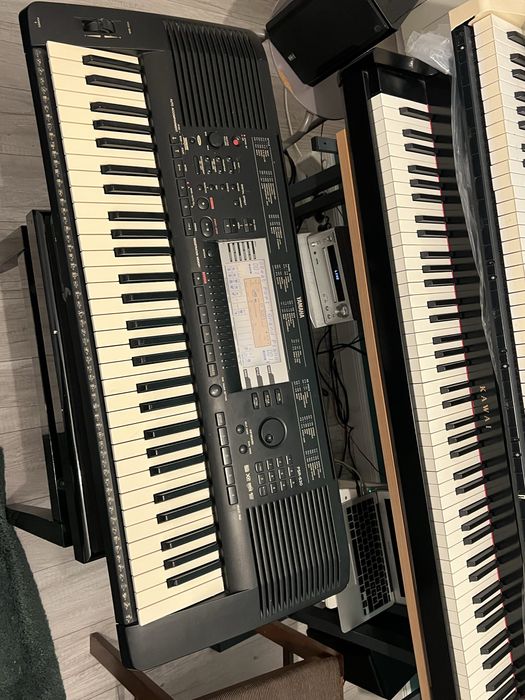 Yamaha PSR 630 pian cu ritmuri midi acompaniament