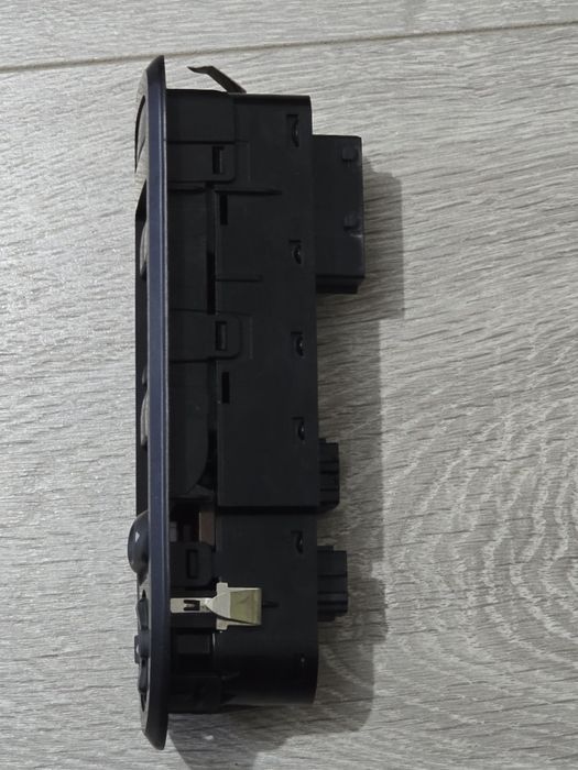 Buton master geamuri electrice 26 pini pentru Peugeot 308 / 508
