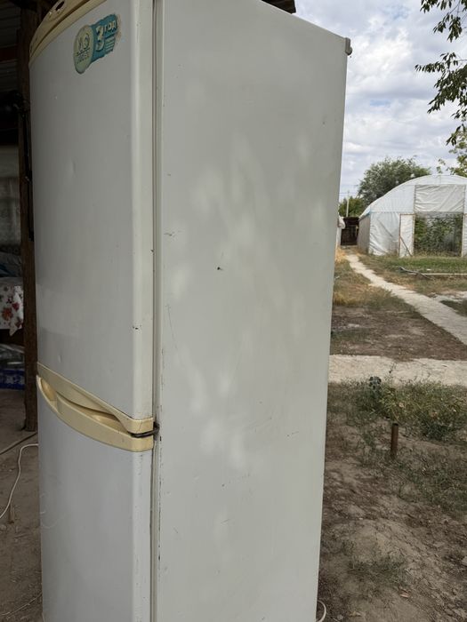 Продам холодильник