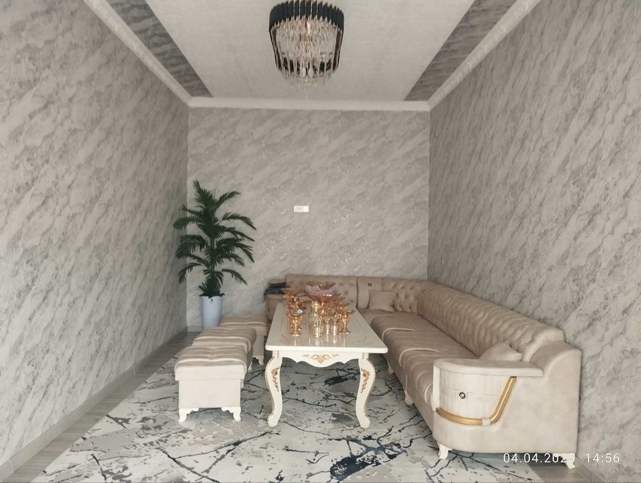 Уй Ховли 8 хонали