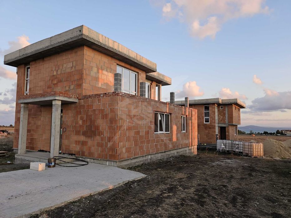 Двуетажна Къща - Сарафово