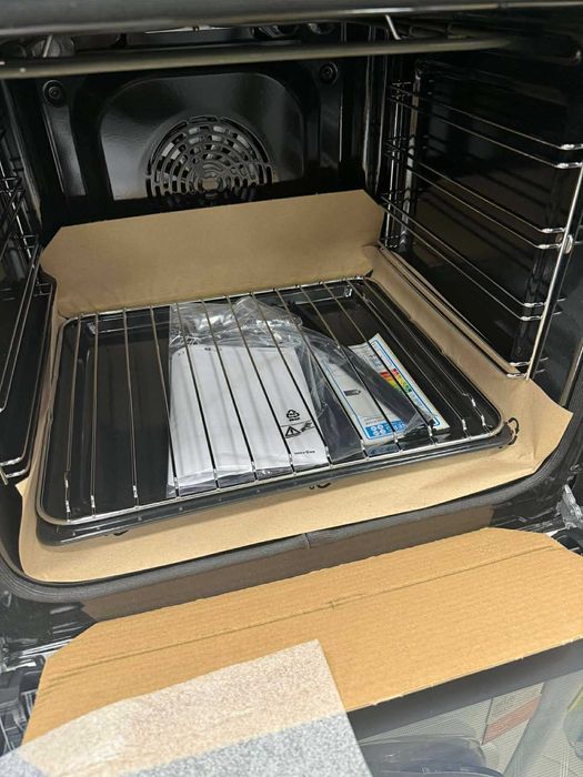 Фурна за вграждане с пиролиза АЕG BPE53516AB, 65 л.