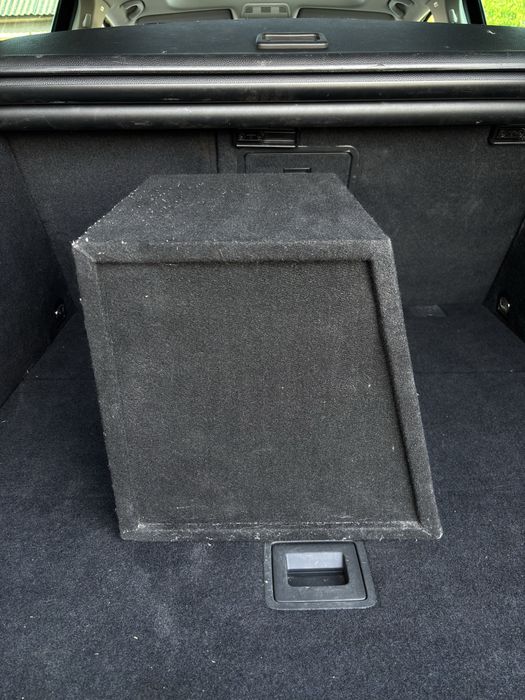 Vand subwoofer auto