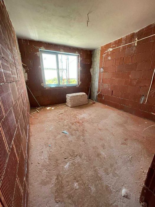 Продава се Тристаен апартамент в Шумен, Пазара - 92 кв.м за 1081 €/кв.м - Снимка #2