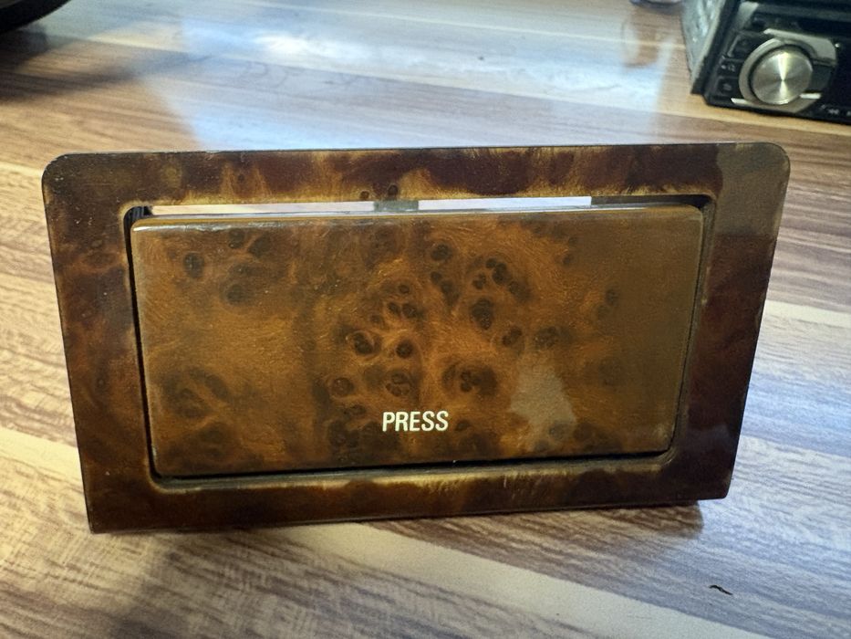 Пепелник махагон за е36