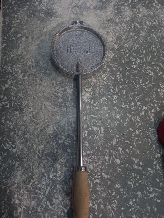 Presă pentru sărățele 13 cm Ofertă 85 lei