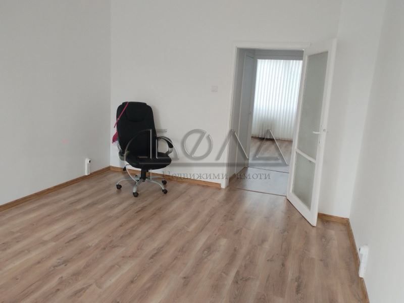 Продава се Двустаен апартамент в София, Свобода - 60 кв.м за 1850 €/кв.м - Снимка #1