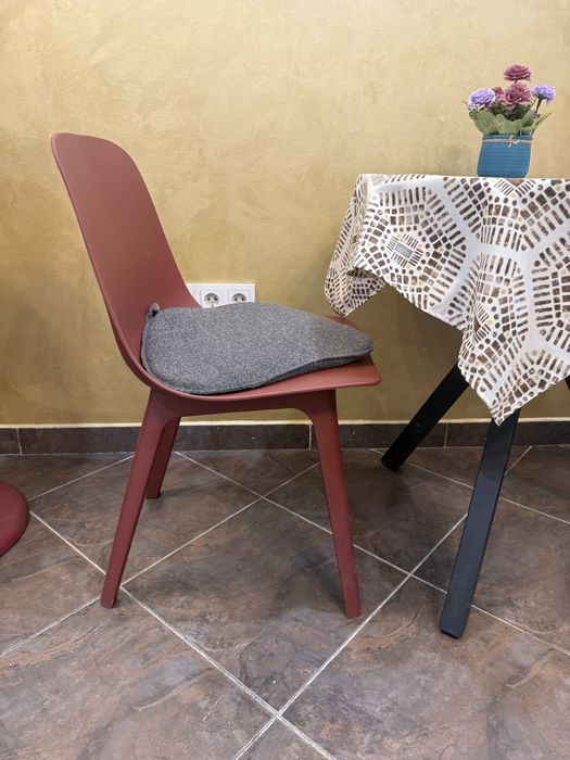 Столы и стулья для кафе