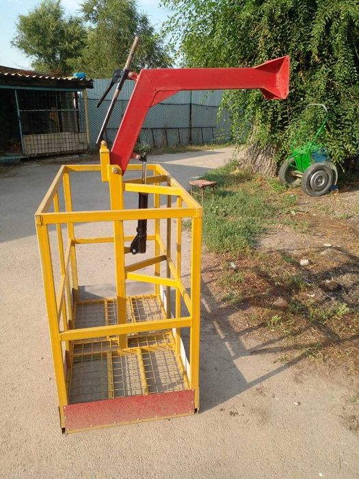 Корзина для манипулятора и вилы для манипулятора