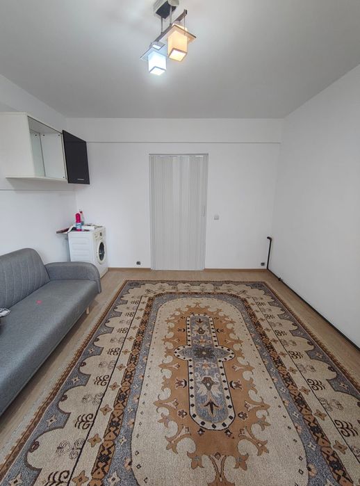 Închiriez garsonieră