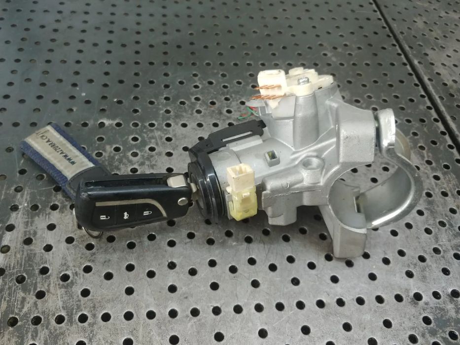 contact cu cheie  toyota verso r2 89783-0f030