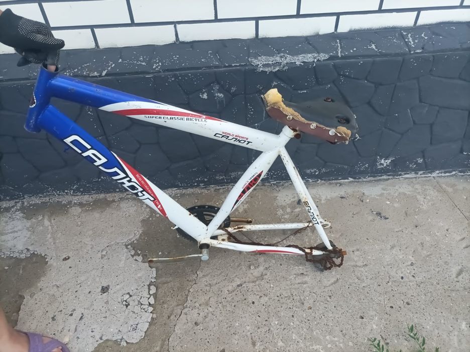 Велосипед стелс запчастями