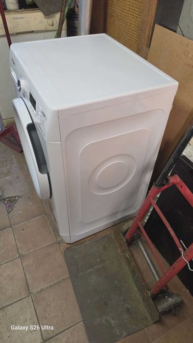 Продавам пералня Whirlpool