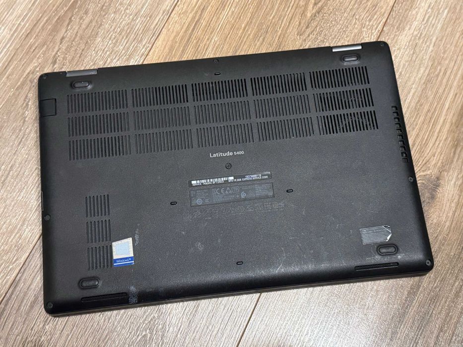 Dell Latitude 5400 I5-8265U/8RAM/256 SSD/Intel UHD Graphics
