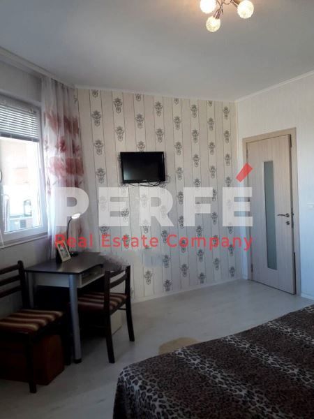 Продава се Двустаен апартамент в Бургас, Славейков - 56 кв.м за 2027 €/кв.м - Снимка #2