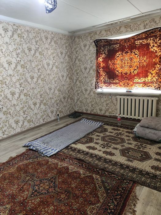 2 ком квартиру Спутник 9. Первый этаж . Без обстановки. 250уе