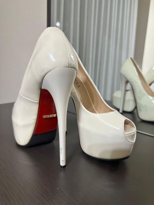 Туфли на каблуках