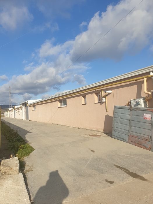 Inchiriez Hala 216mp sau 540