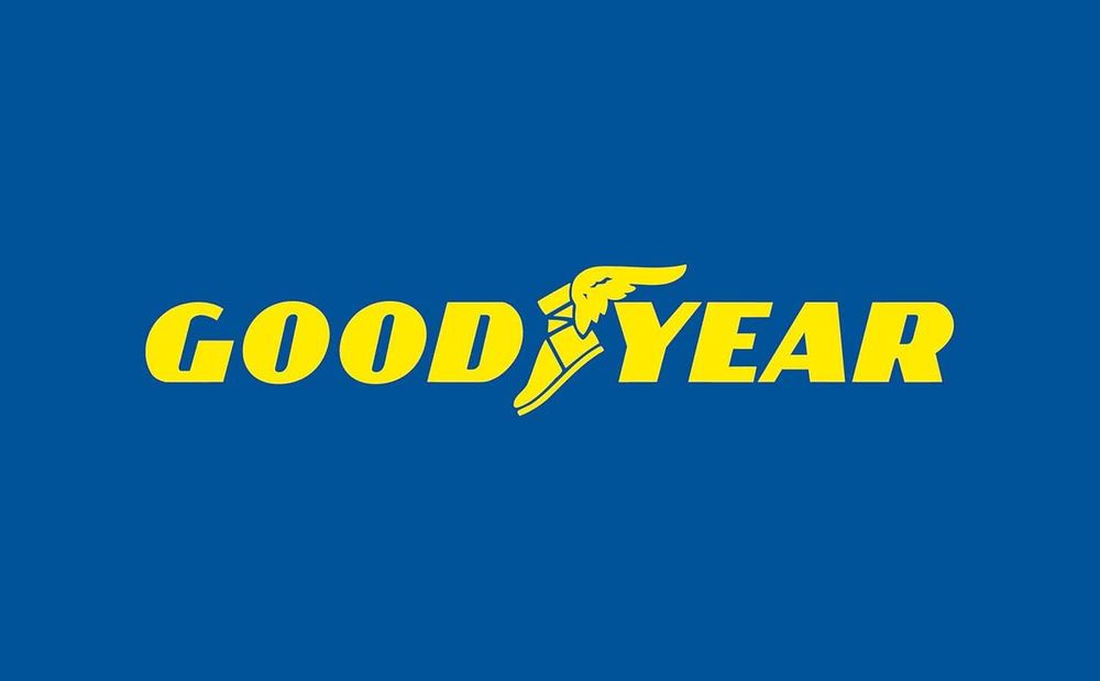 Продавам чисто нов градински маркуч Goodyear – 15 метра, латексов (разтегателен), с аксесоари