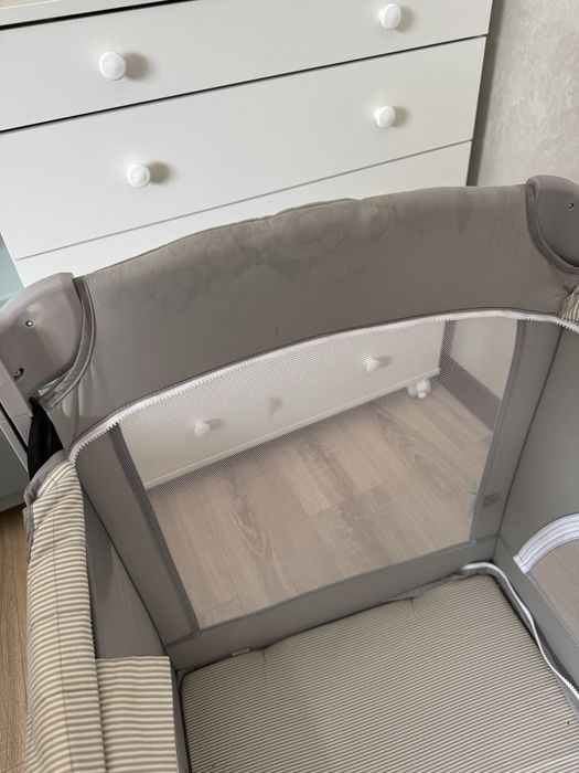 Кроватка манеж Joie Kubbie Sleep Wheat