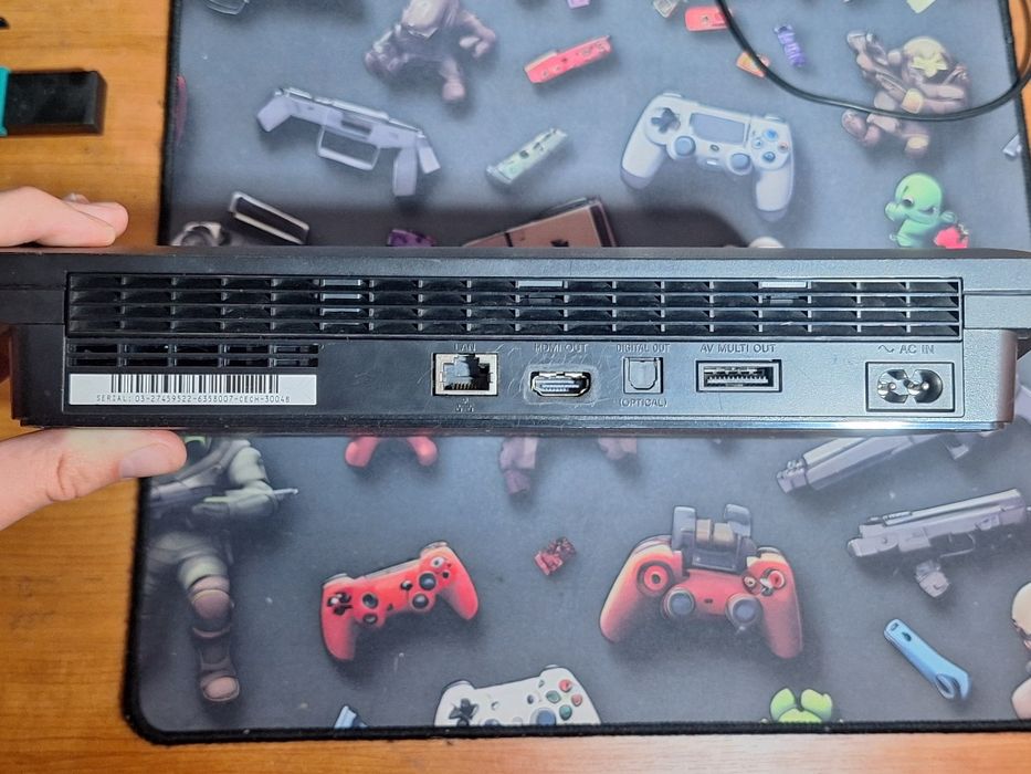 Vand ps3 slim modat si maneta, cu laserul defect