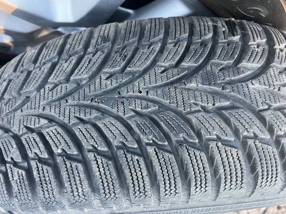 Гуми  с джанти +тасове   195/65/15