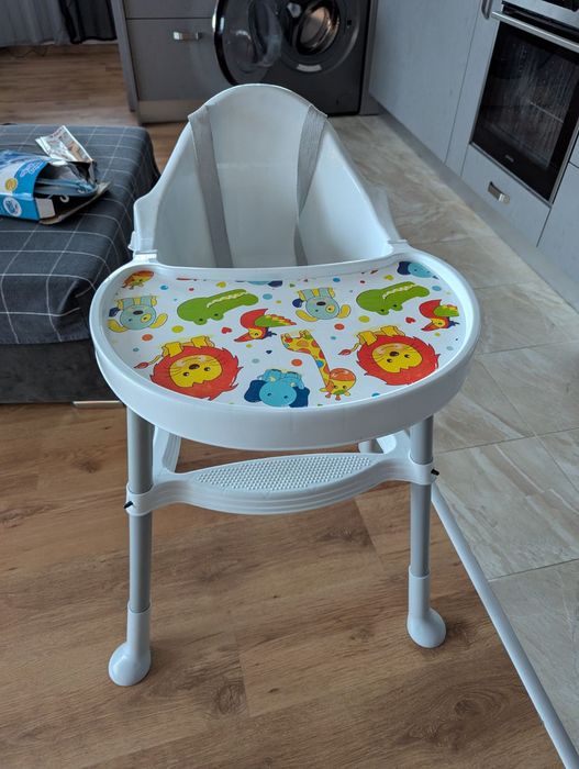 Стол за хранене с маса на цветни животни