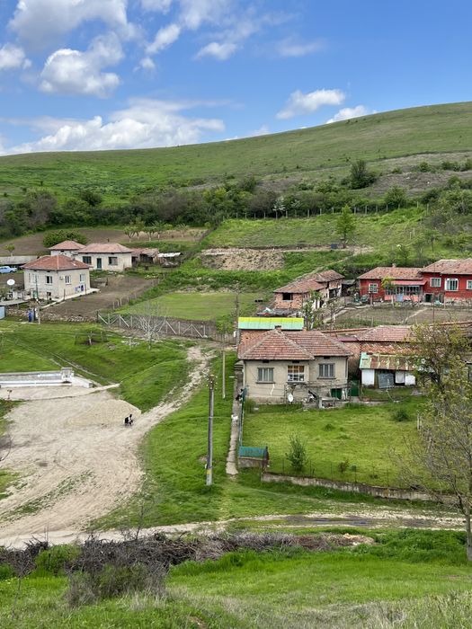 Празно дворно място