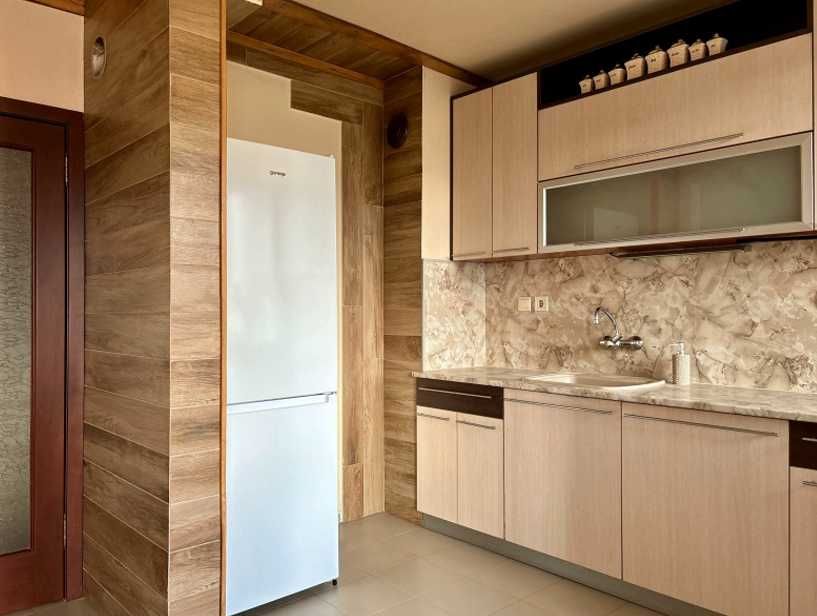 Дава се под наем Тристаен апартамент в Пловдив, Южен - 100 кв.м за 425 € - Снимка #1