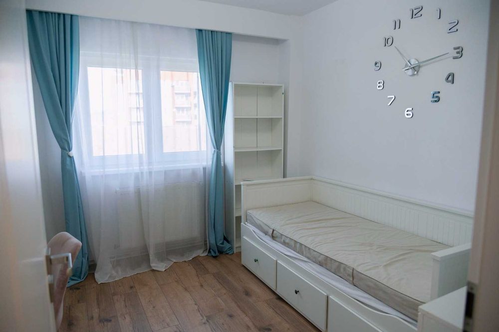 Inchiriez apartament 3 camere