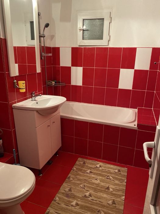 Inchiriez apartament cu 2 camere+ bucatarie