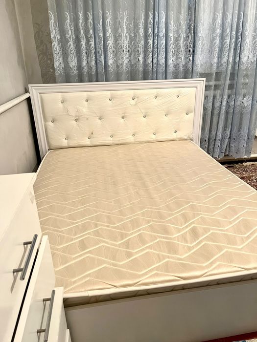Спалный гарнитур сатылады.