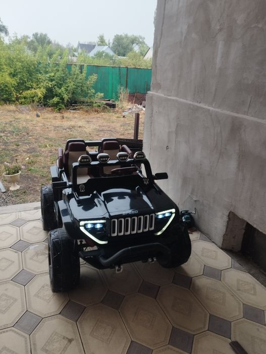 Продам джип детский